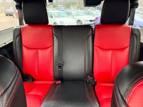 Used 2013 Jeep Wrangler Unlimited Sahara image 24