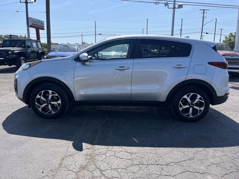 Used 2020 Kia Sportage LX AWD/4WD image 4
