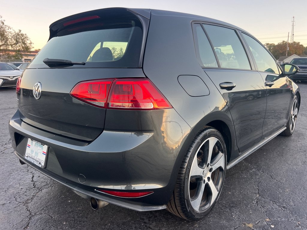 Used 2017 Volkswagen Golf 4-Door FWD image 7