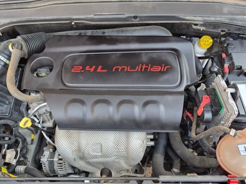 Used 2017 Jeep Renegade Latitude AWD/4WD image 22