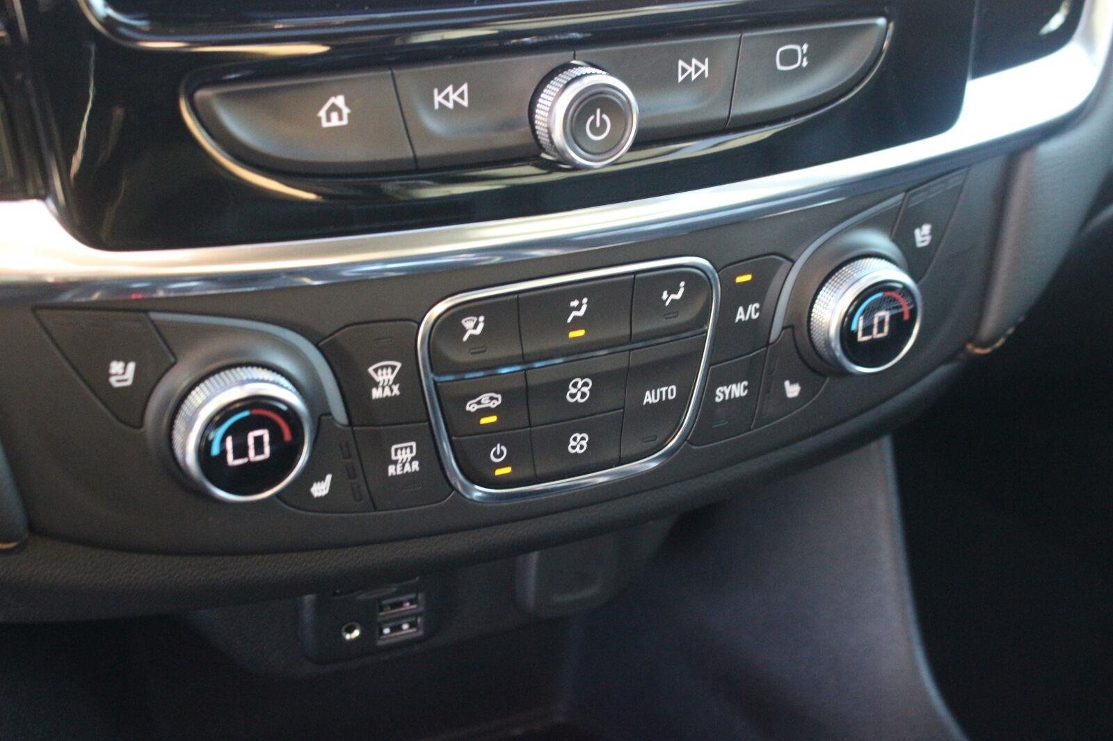Used 2021 Chevrolet Traverse Premier w/ Redline Edition FWD image 27