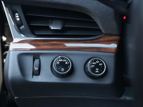 Used 2016 Cadillac Escalade Luxury image 31