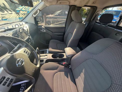 Used 2016 Nissan Frontier SV RWD image 10