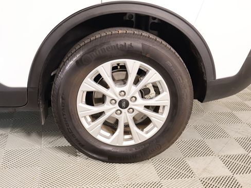 Used 2025 Ford Escape Active AWD/4WD image 17