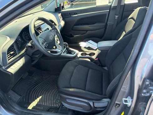 Used 2019 Hyundai Elantra SEL w/ Winter Weather Package FWD image 6