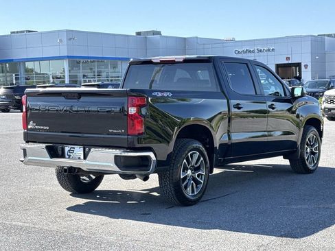 Used 2023 Chevrolet Silverado 1500 LT AWD/4WD image 25