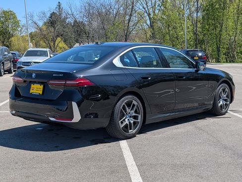 Used 2024 BMW i5 eDrive40i w/ Premium Package RWD image 13