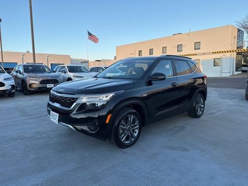 Used 2023 Kia Seltos S image 4