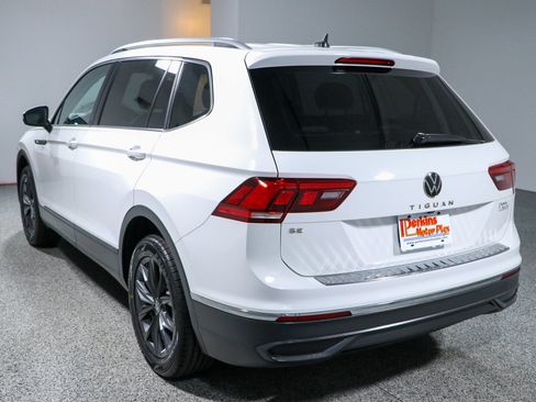 Used 2022 Volkswagen Tiguan SE FWD image 9