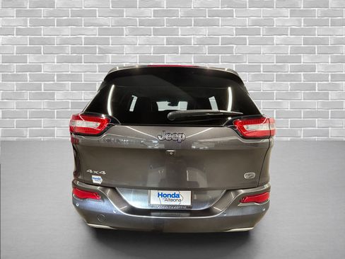 Used 2018 Jeep Cherokee Overland w/ Technology Group image 3