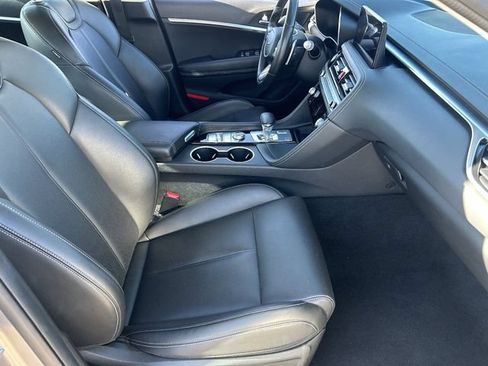 Used 2025 Genesis G70 2.5T AWD/4WD image 13