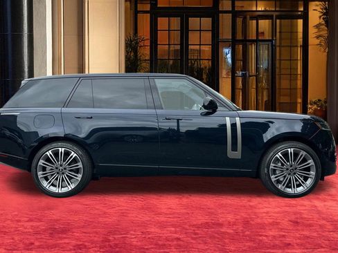 New 2025 Land Rover Range Rover Long Wheelbase SE AWD/4WD image 6