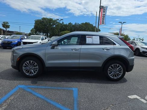 Used 2025 Cadillac XT4 Premium Luxury FWD image 7
