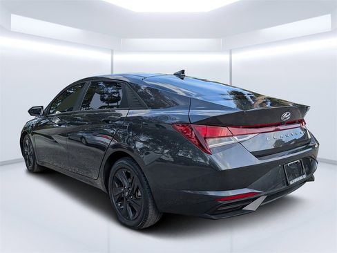 Used 2022 Hyundai Elantra SEL image 5