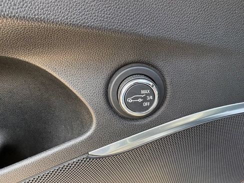 Used 2019 Buick Enclave Essence AWD/4WD image 15