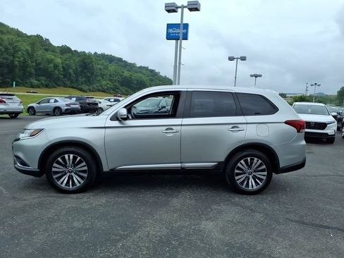 Used 2020 Mitsubishi Outlander AWD image 4