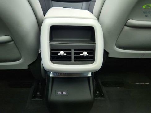 Used 2024 Cadillac Lyriq Luxury RWD image 41