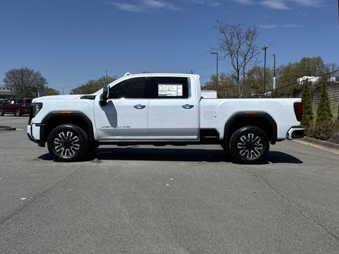 New 2026 GMC Sierra 2500 Denali Ultimate AWD/4WD image 7