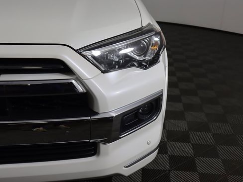 Used 2020 Toyota 4Runner Limited image 14