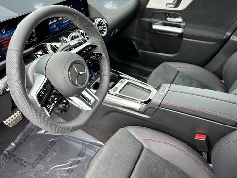 New 2026 Mercedes-Benz GLA 35 AMG 4MATIC image 4