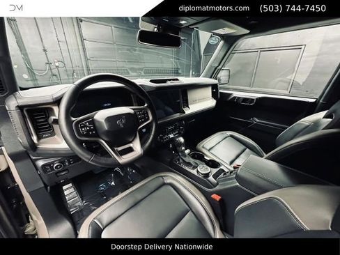 Used 2025 Ford Bronco Outer Banks AWD/4WD image 17