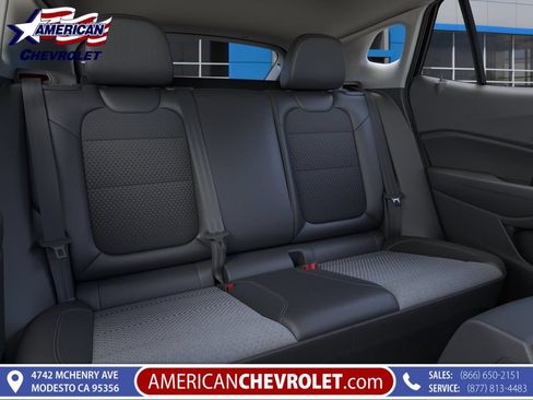 Used 2026 Chevrolet Trax LT w/ Sunroof Package FWD image 43