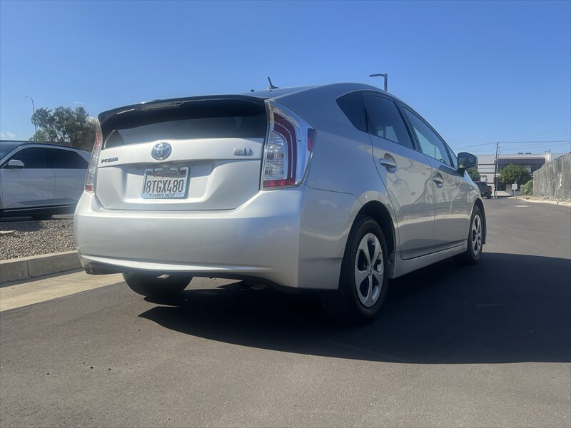 Used 2013 Toyota Prius Four w/ Deluxe Solar Roof Pkg FWD image 16