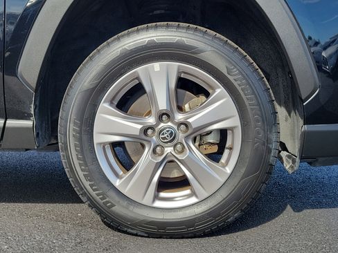 Used 2023 Toyota RAV4 XLE w/ Convenience Package image 5