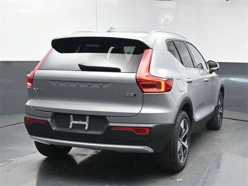 New 2025 Volvo XC40 B5 Core w/ Protection Package Premier image 7