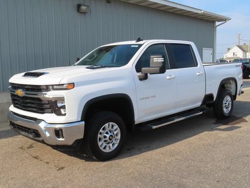 Used 2025 Chevrolet Silverado 2500 LT w/ Convenience Package AWD/4WD image 7