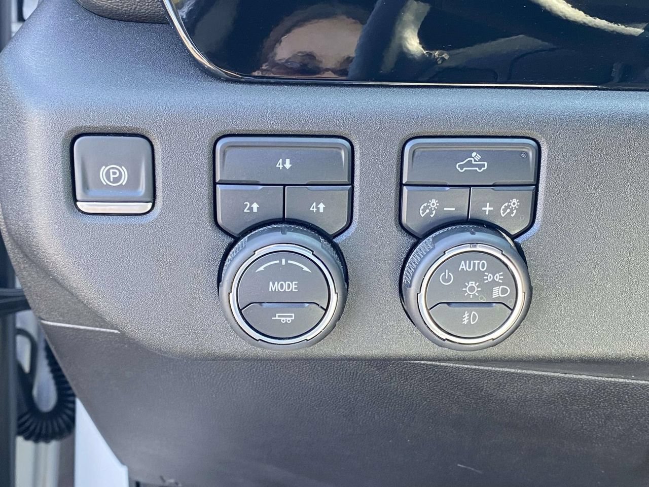 Used 2025 Chevrolet Silverado 2500 LT w/ Convenience Package AWD/4WD image 28