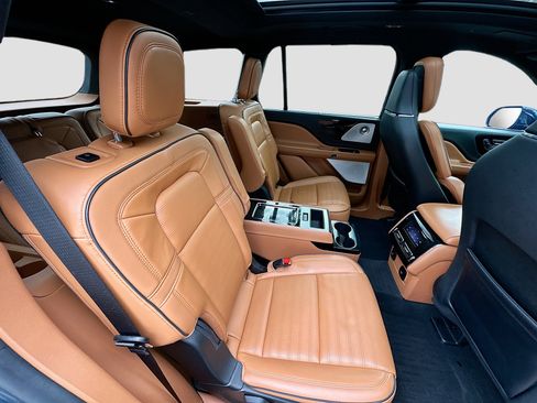 Used 2023 Lincoln Aviator Black Label Grand Touring w/ Class IV Trailer Tow Package image 32