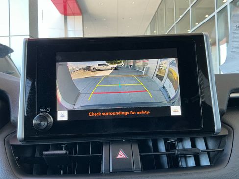 Used 2025 Toyota RAV4 LE AWD/4WD image 29