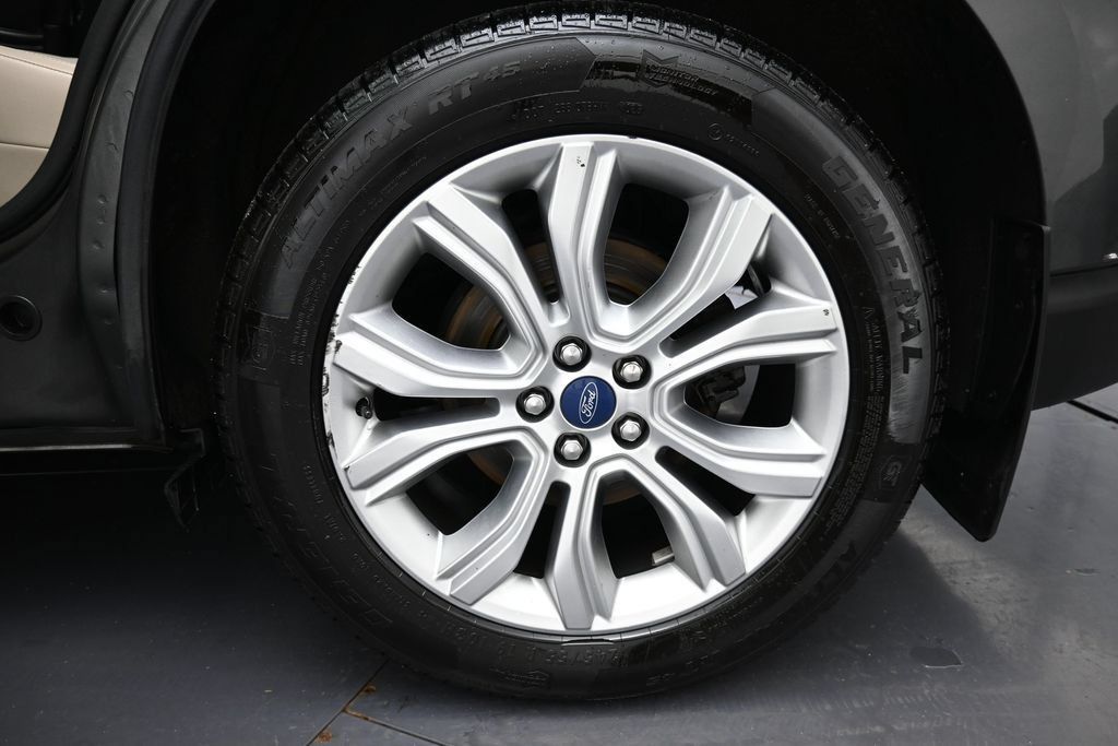 Used 2020 Ford Edge Titanium AWD/4WD image 34