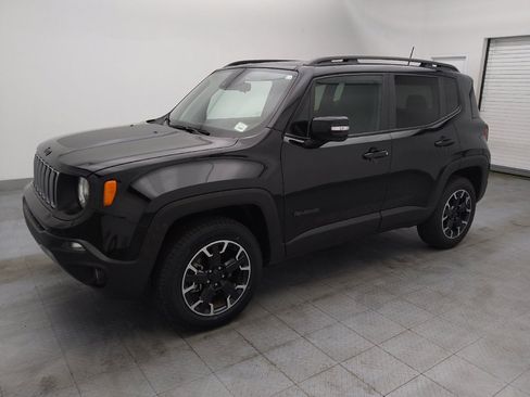 Used 2023 Jeep Renegade Latitude image 2