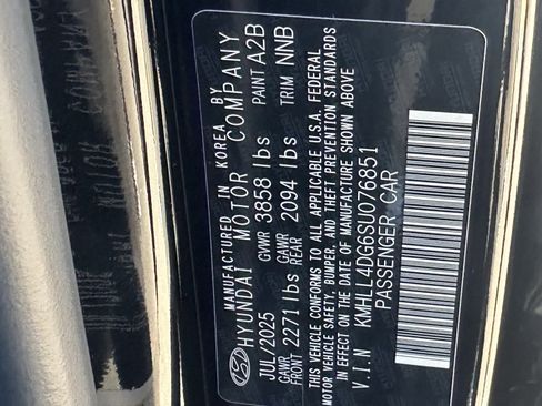 Used 2025 Hyundai Elantra SE image 33