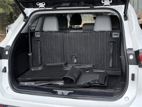 Certified 2022 Toyota Highlander Limited image 18