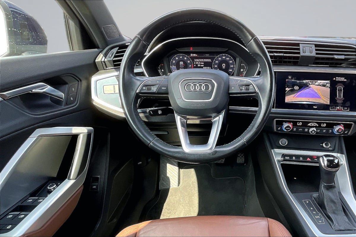Used 2020 Audi Q3 2.0T Premium w/ Convenience Package AWD/4WD image 5