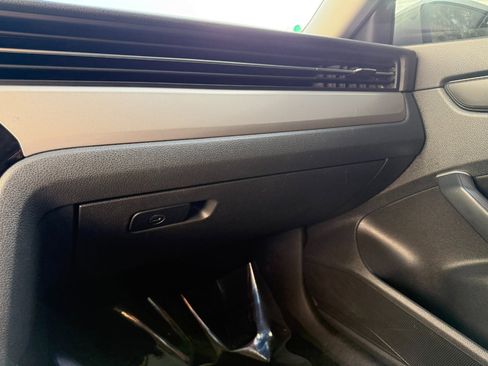 Used 2022 Volkswagen Passat 2.0T SE image 34