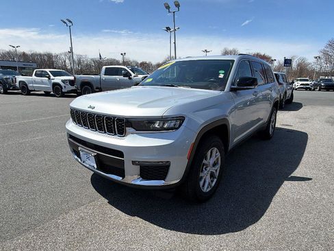 Used 2022 Jeep Grand Cherokee L Limited AWD/4WD image 3