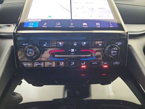 New 2025 Jeep Grand Cherokee Overland w/ Trailer Tow Package image 28