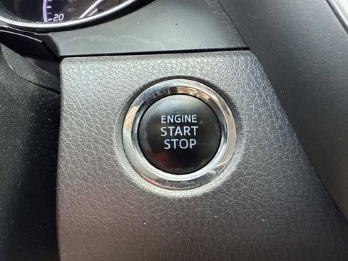 Used 2018 Toyota Camry image 37