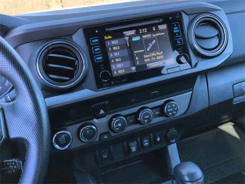 Used 2019 Toyota Tacoma TRD Sport image 27