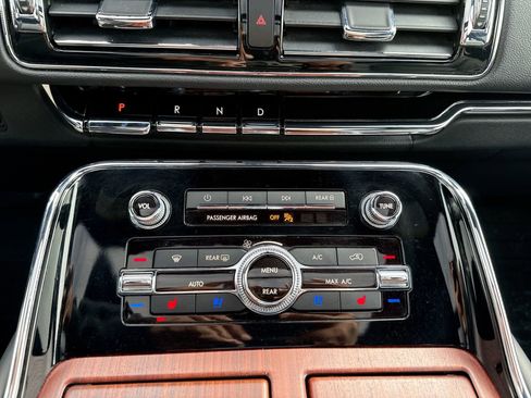 Used 2023 Lincoln Navigator L Reserve image 21
