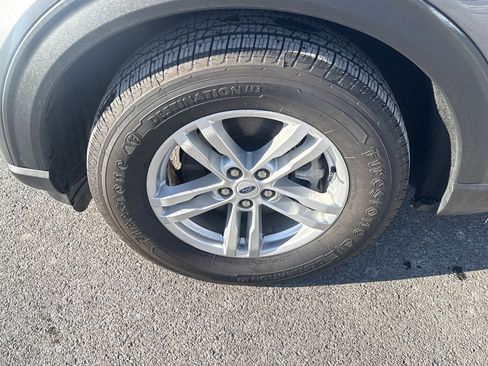 Used 2023 Ford Explorer XLT image 10