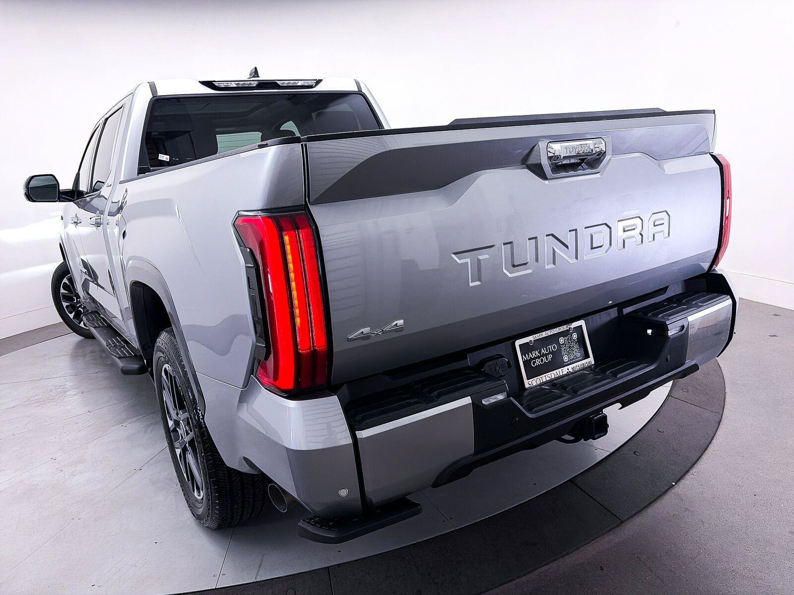 Used 2024 Toyota Tundra Limited w/ Power Package AWD/4WD image 5