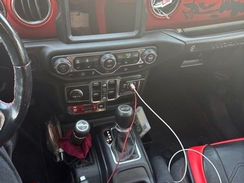 Used 2020 Jeep Wrangler Unlimited Rubicon AWD/4WD image 13