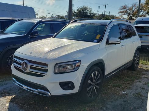 Used 2022 Mercedes-Benz GLB 250 image 1
