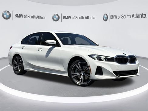 Used 2023 BMW 330i Sedan w/ Convenience Package RWD image 2