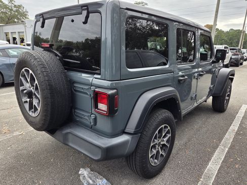 Used 2024 Jeep Wrangler Unlimited Sport AWD/4WD image 3